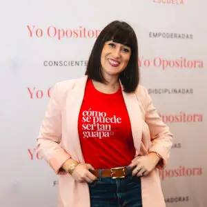 CAMISETA "CÓMO SE PUEDE SER TAN GUAPA"
